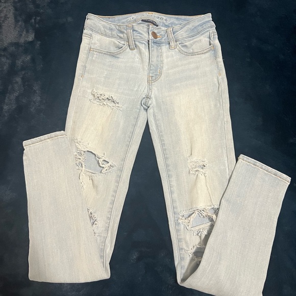 American Eagle Outfitters Super Super Stretch Distressed Jeans. Size 00. - Picture 2 of 7